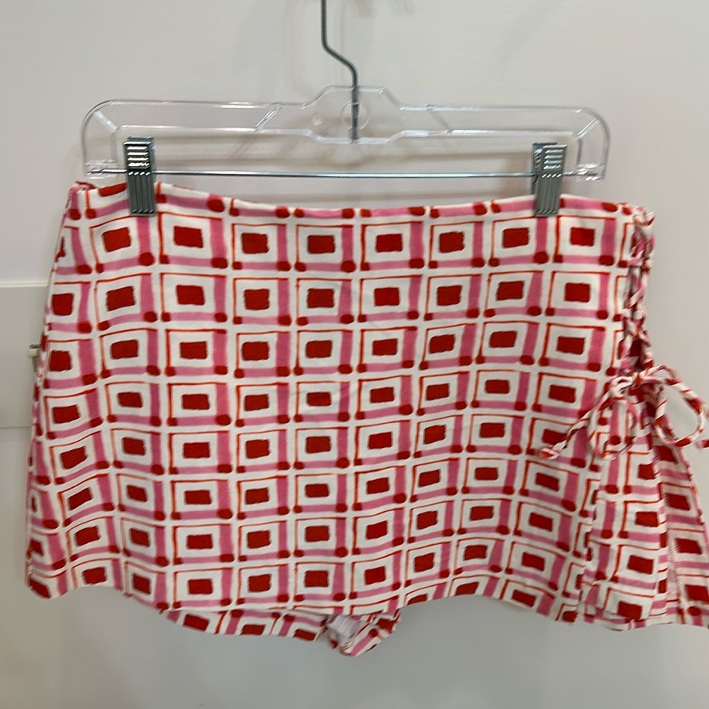 Excellent condition Zara modern print skort, L